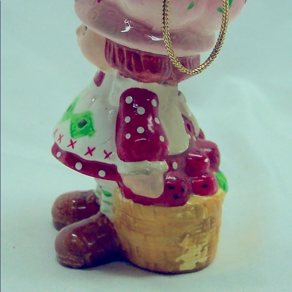 Vintage 1983 STRAWBERRY SHORTCAKE 4" Ceramic Holiday Christmas Ornament 1980's - Picture 2 of 5